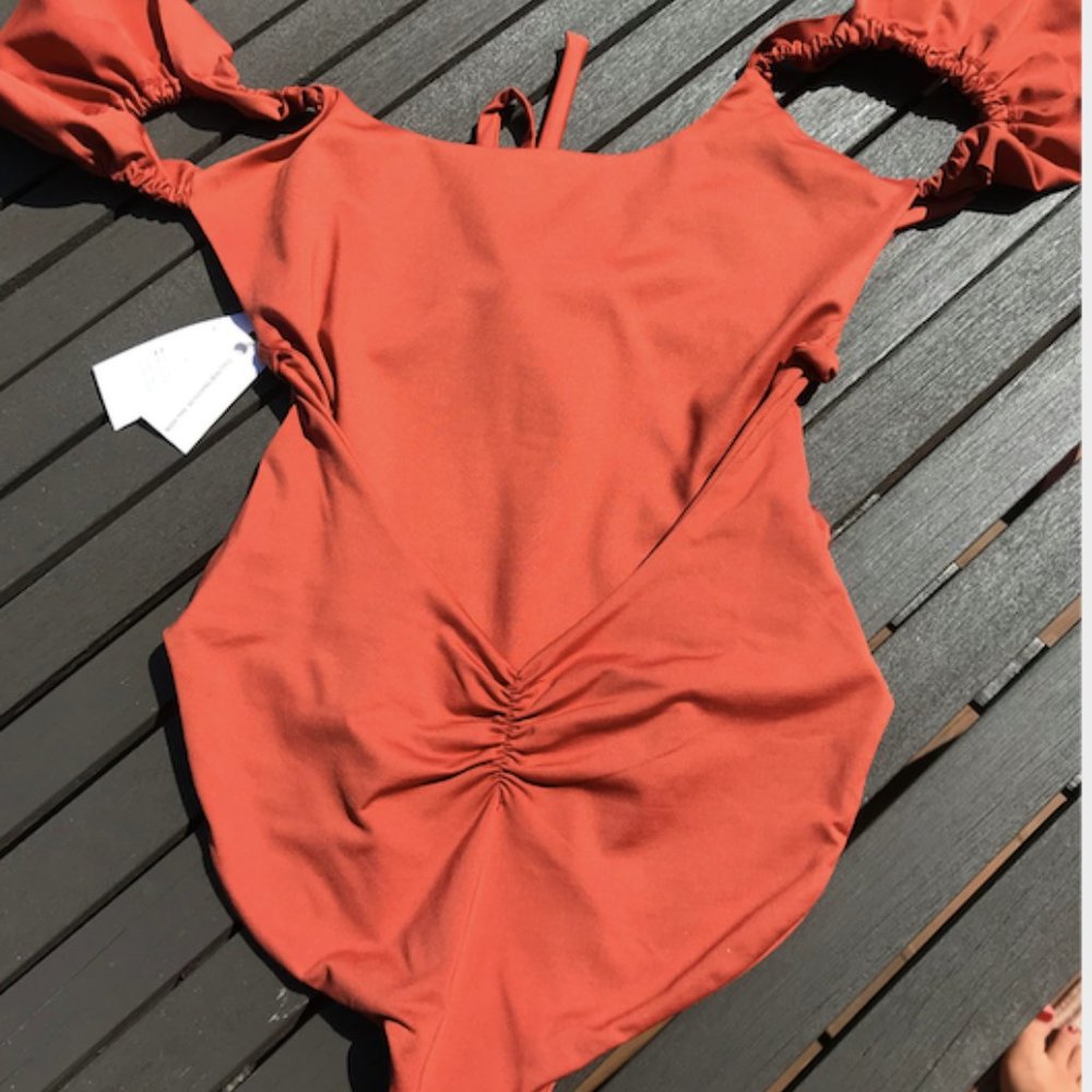 Londre Ruffle Shoulder One Piece. - Picture 2 of 5